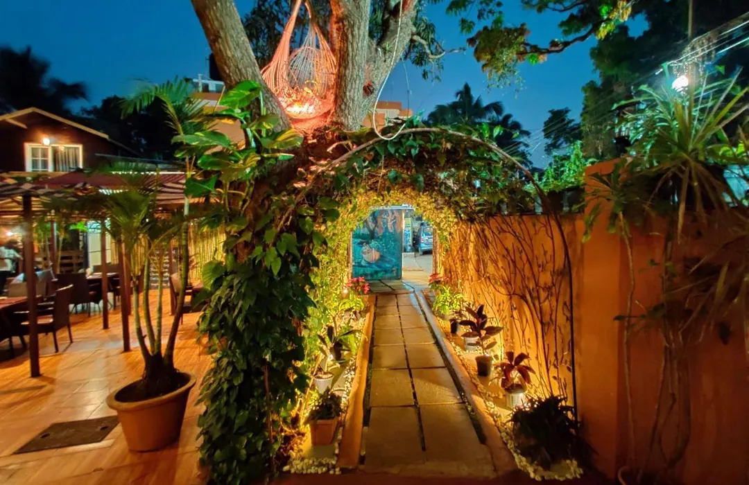 La Vie Woods- Couples/Families Only-1